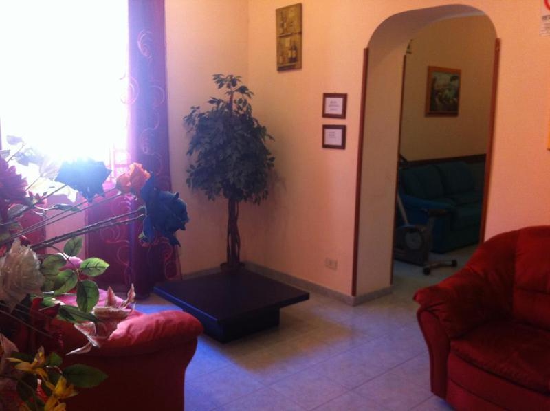 Hoteli Rome Bagian luar foto