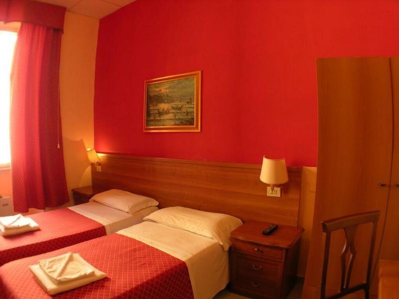 Hoteli Rome Bagian luar foto
