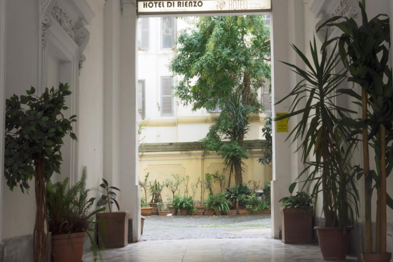 Hoteli Rome Bagian luar foto