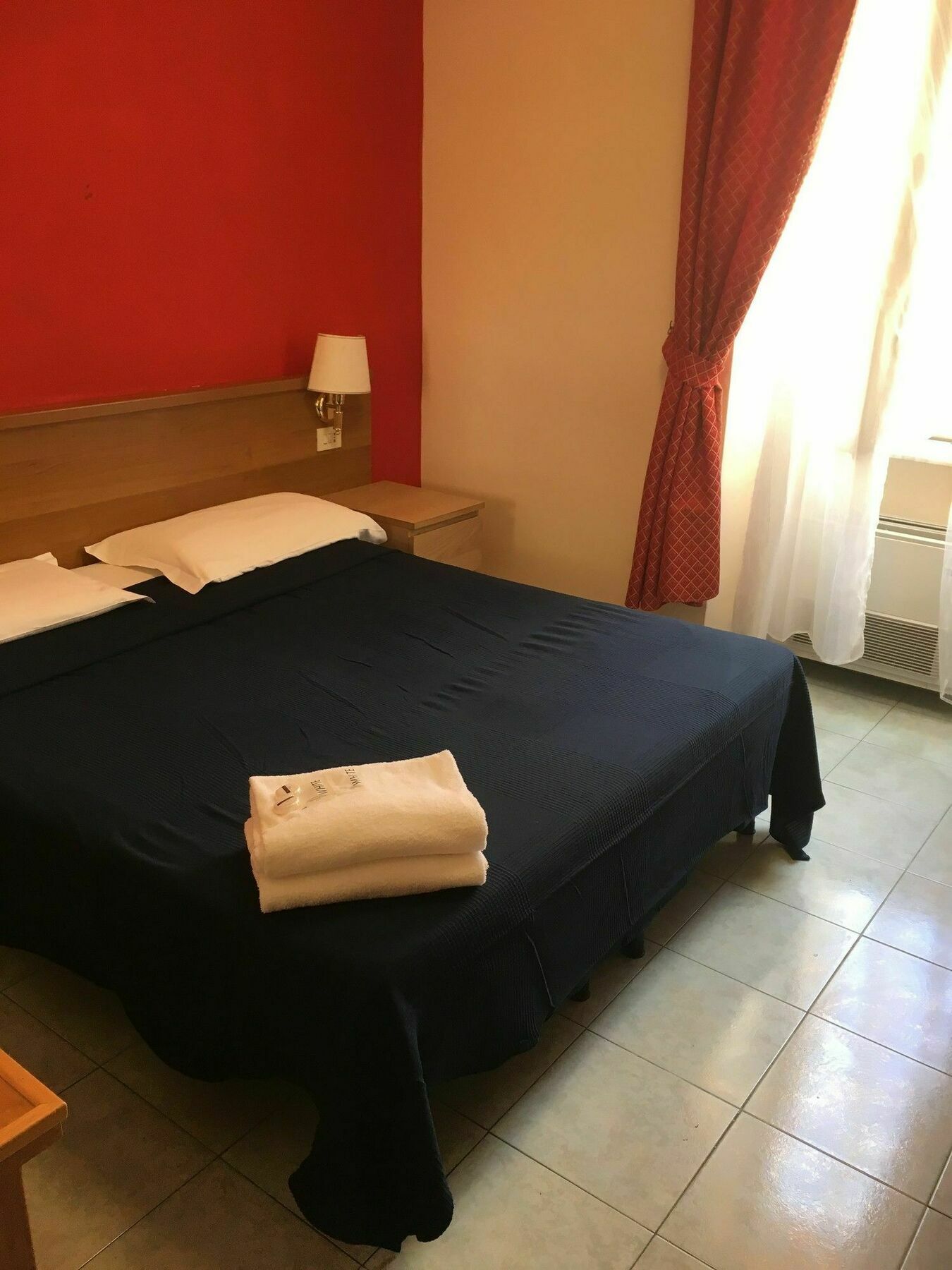 Hoteli Rome Bagian luar foto