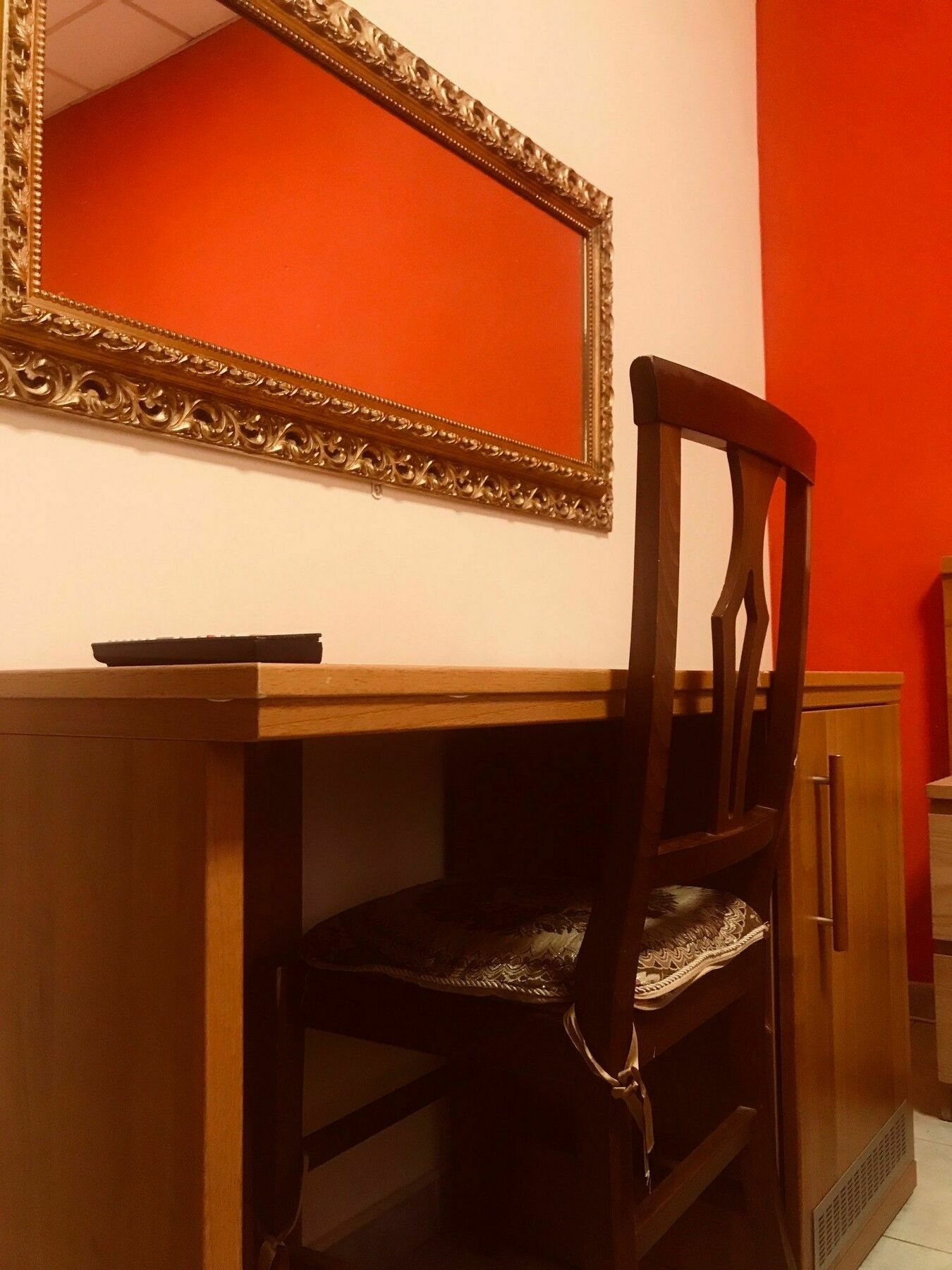 Hoteli Rome Bagian luar foto