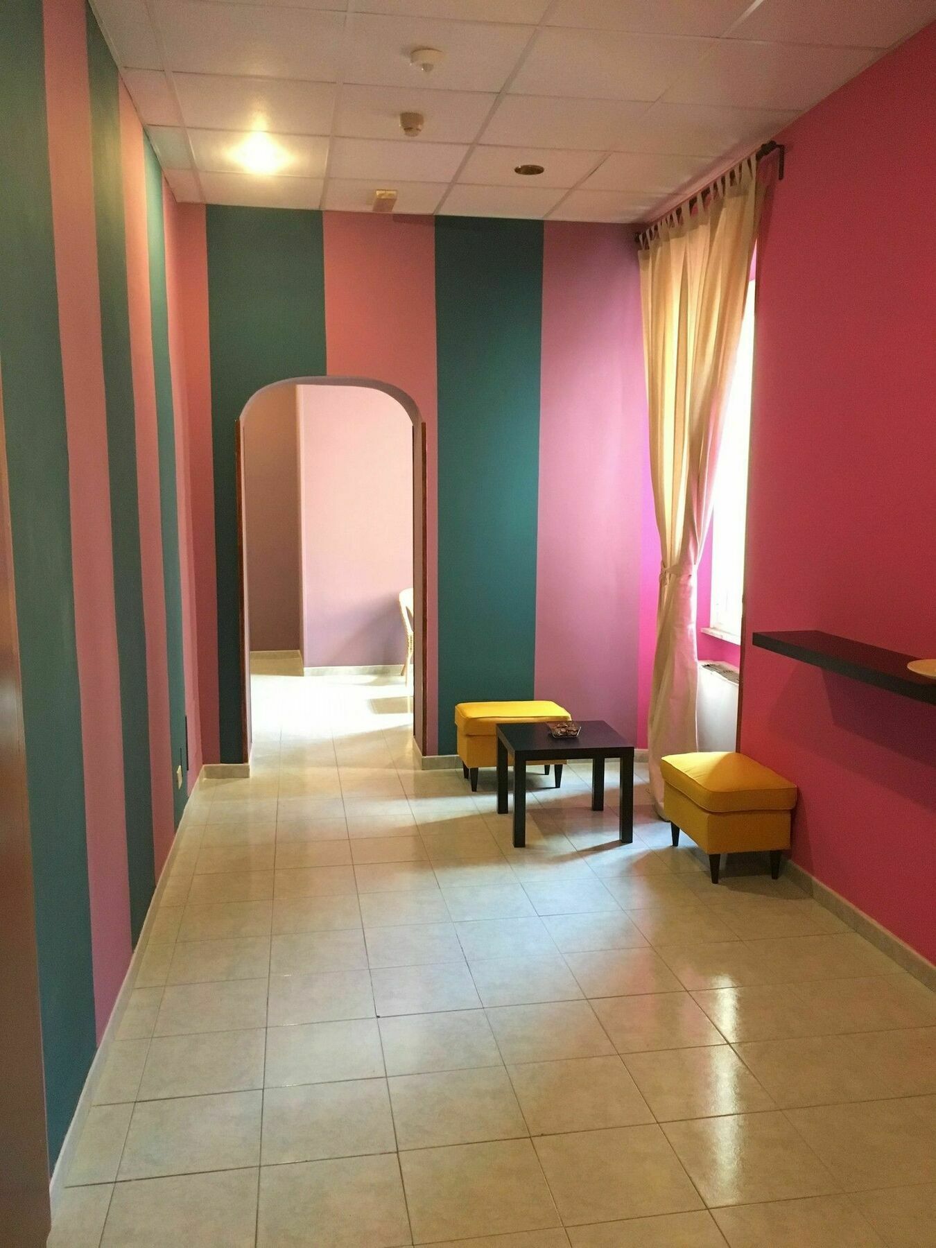 Hoteli Rome Bagian luar foto